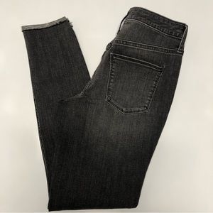 Universal thread high rise skinny jeans size 6/28R